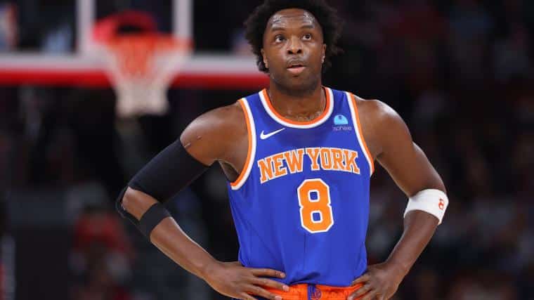 Créditos a Sporting News por la información sobre los New York Knicks.