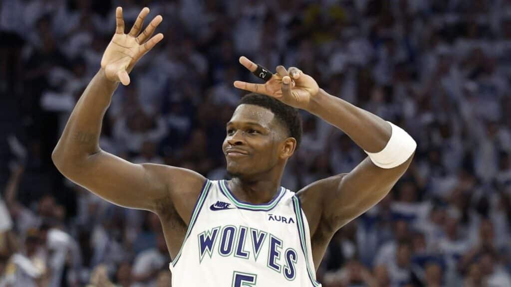 Utah Jazz vs Minnesota Timberwolves. Imágenes de David Berding/Getty.
